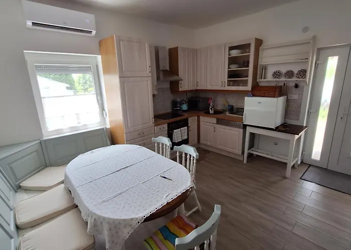 Roli Bacsi Haza * Tapolca